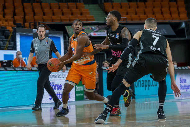 给予他足够 给予他足够